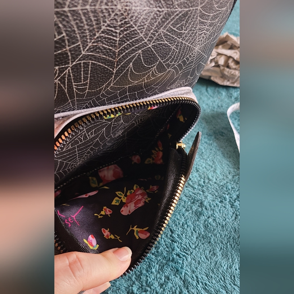 NWT Betsey Johnson Spider Web Cat Backpack - Picture 11 of 14